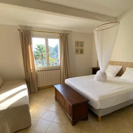Villa Agreable Maison Proche Dans Quartier Residentiel Classee 3 Etoiles Oft *