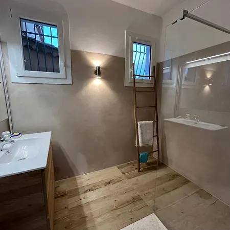Agreable Maison Proche Dans Quartier Residentiel Classee 3 Etoiles Oft Sanary-sur-Mer