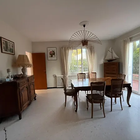 Agreable Maison Proche Dans Quartier Residentiel Classee 3 Etoiles Oft Vila *