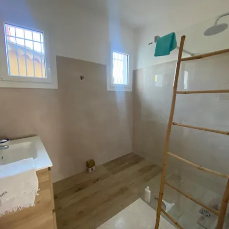 Agreable Maison Proche Dans Quartier Residentiel Classee 3 Etoiles Oft Sanary-sur-Mer