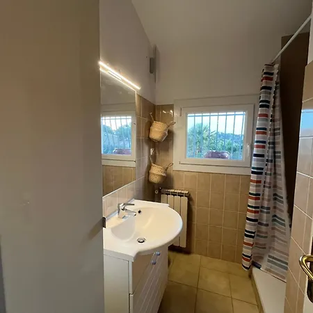 Agreable Maison Proche Dans Quartier Residentiel Classee 3 Etoiles Oft Vila *
