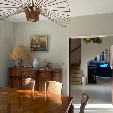 Agreable Maison Proche Dans Quartier Residentiel Classee 3 Etoiles Oft Vila
